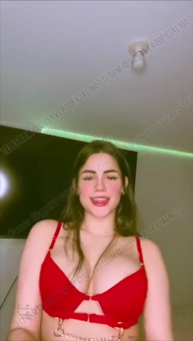 MEDICENVERO GUSYVERO SEXY EN LENCERIA ROJA ES FOLLADA