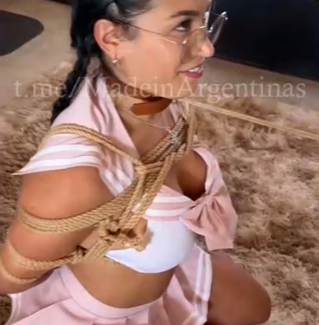 JESY FUX / JESYFUX – SOMETIDA ME ATAN Y ME ESTIMULAN HASTA HACERME ACABAR