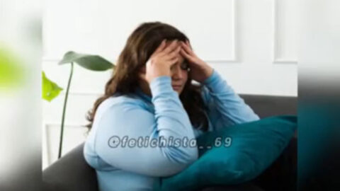 Mamá BBW con coño peludo follada mientras monta la polla de su hijo incestuoso