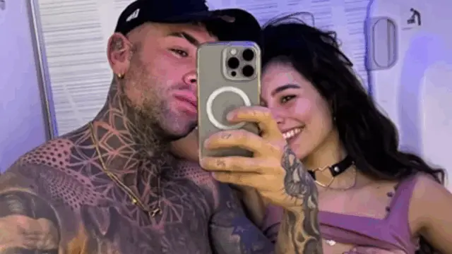 NANY PALACIO – SEXO EN BAÑO DE AVIÓN