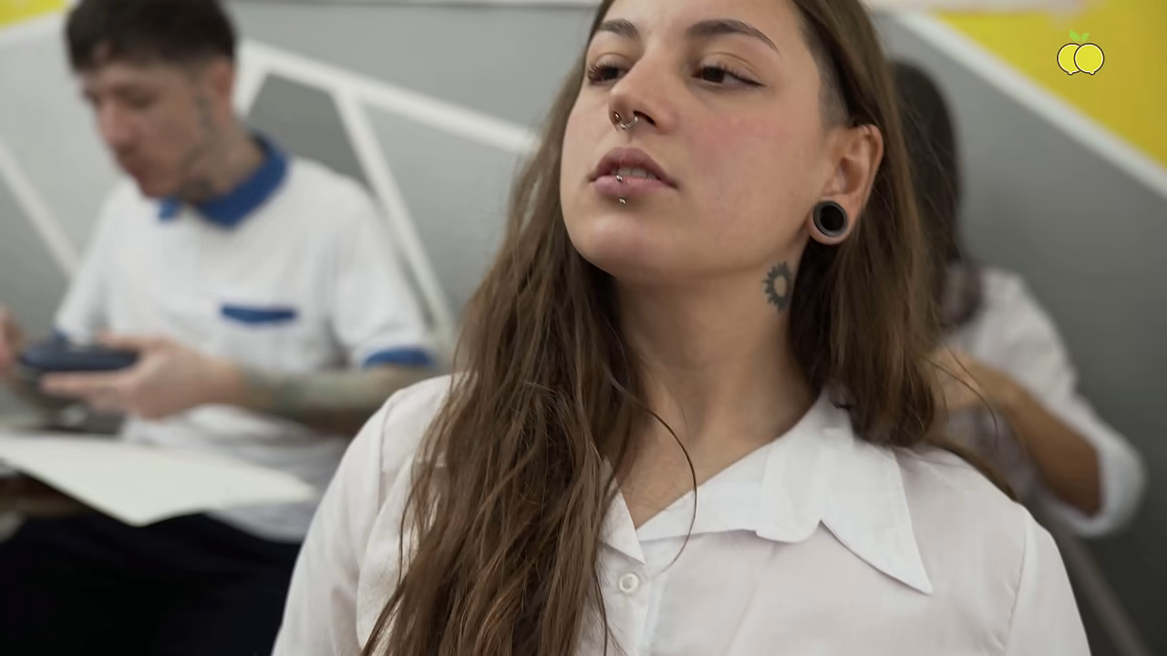 Instituto Limón Capítulo 2: Los profesores dejan a una alumna fuera de clase por su comportamiento y la follan con . Instituto Limón Capítulo 2: Los profesores dejan a una alumna fuera de clase por su
